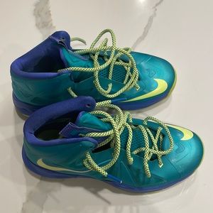 Kids Lebron James shoes